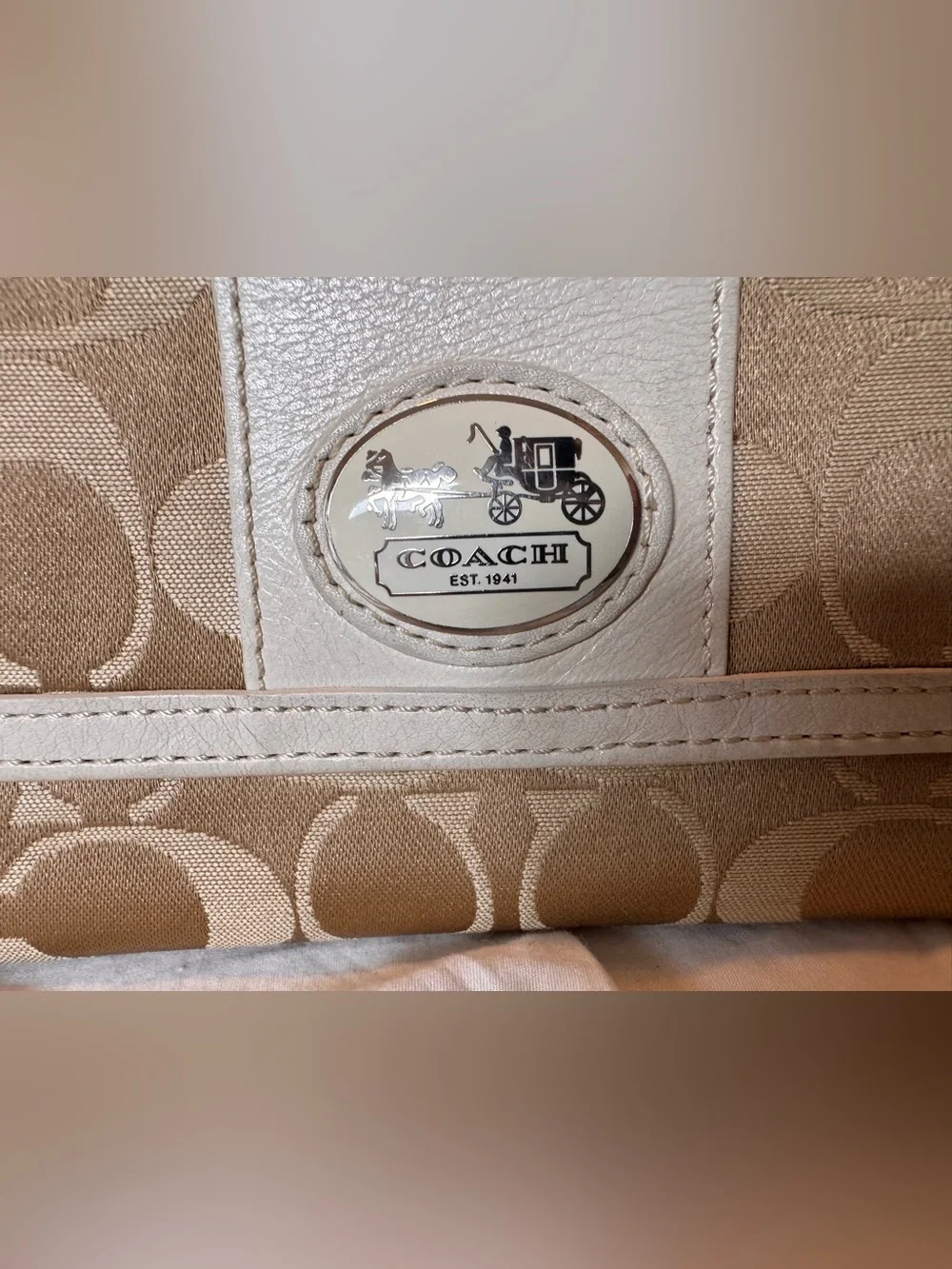 Coach classic signature